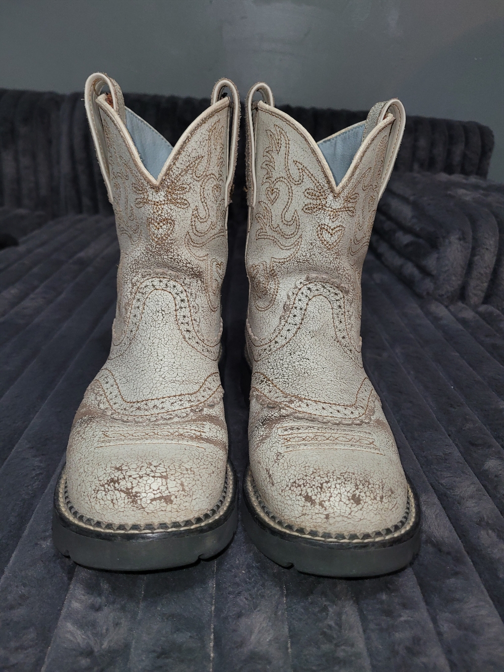 Rare Women's Cream Ariat Fat Babys- Stylish Distressed Boots